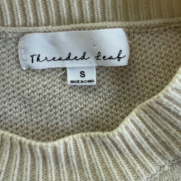 Threaded Leaf Women's To The Moon & Back Crewneck Pullover Sweater Size Small - Picture 3 of 8